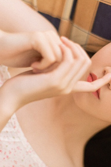 大胸年轻的搜子1